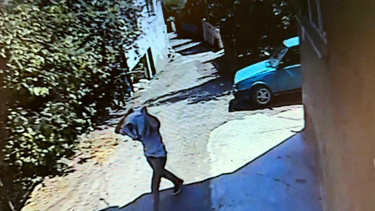 'Dur' ihtarına uymayan sürücü, kadınları araçta bırakıp kaçtı