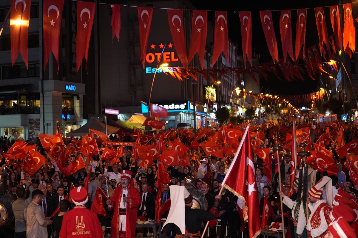 15 Temmuz Demokrasi ve Milli Birlik Günü kapsamında Erzurum ve çevre illerde düzenlenen anma etkinliklerinden bir görüntü.