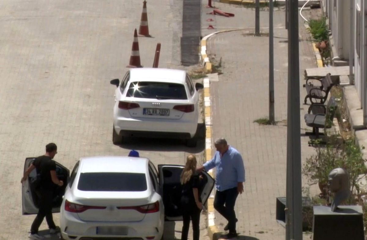 Gözaltına alınan yapımcı Mehmet Fatih Aksoy Adli Tıp Kurumu'nda kan ve saç örneği verdi
