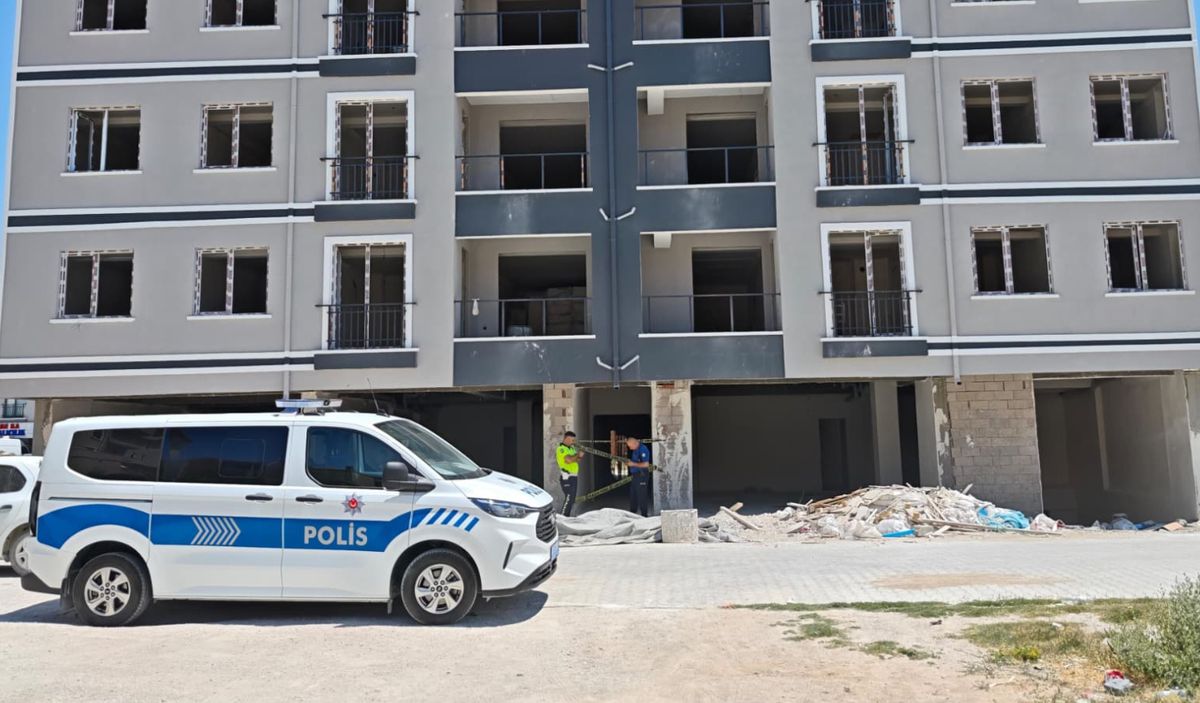 İnşaatın 1'inci katından düşen işçi öldü