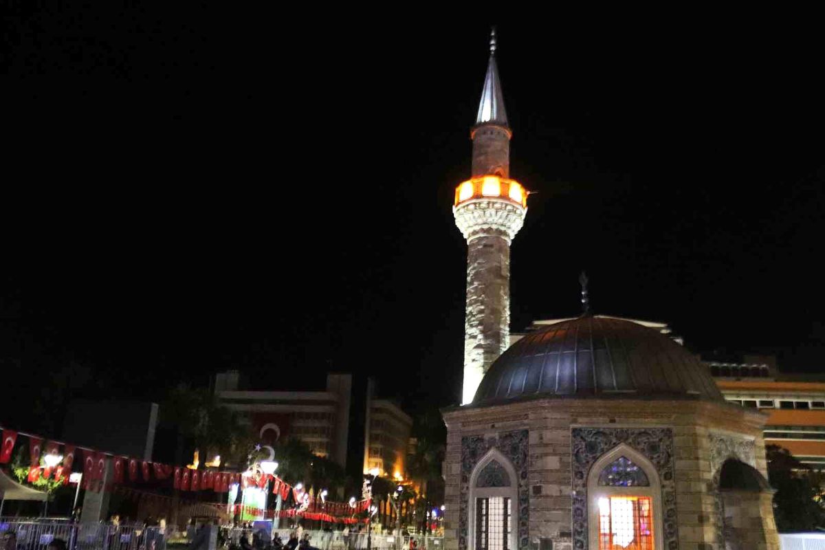 İzmir'de 15 Temmuz Demokrasi ve Milli Birlik Günü anma etkinliklerinden bir görünüm.