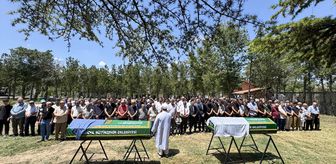 Konya'da taksinin çarptığı anne-kız toprağa verildi