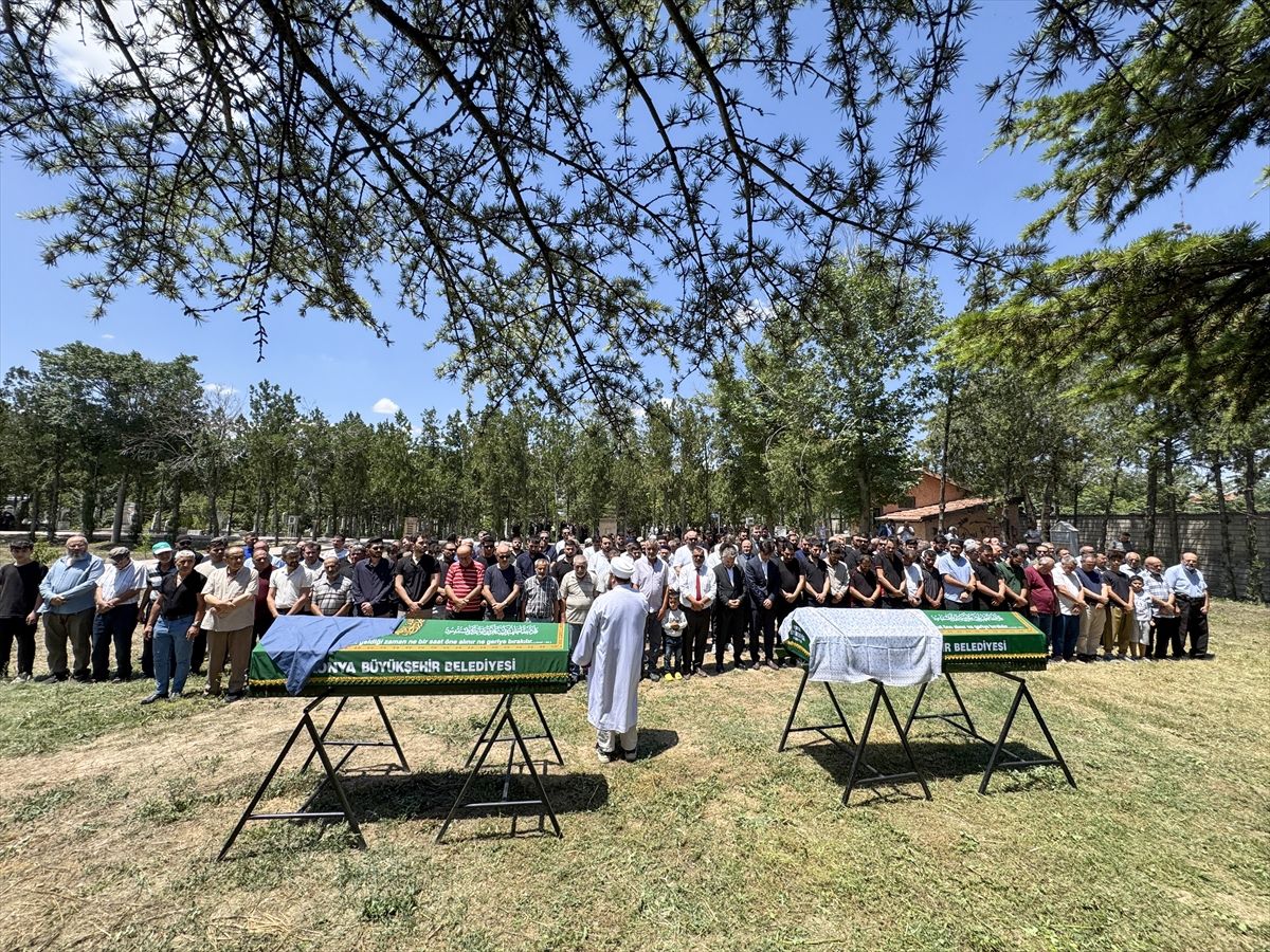 Konya'da taksinin çarptığı anne-kız toprağa verildi
