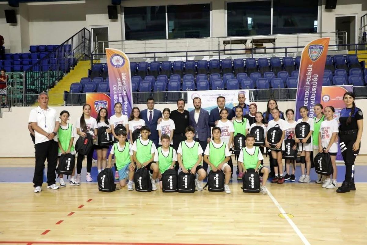 Kütahya'da ÇOGEP projesi kapsamında 'Hentbol Kursu'