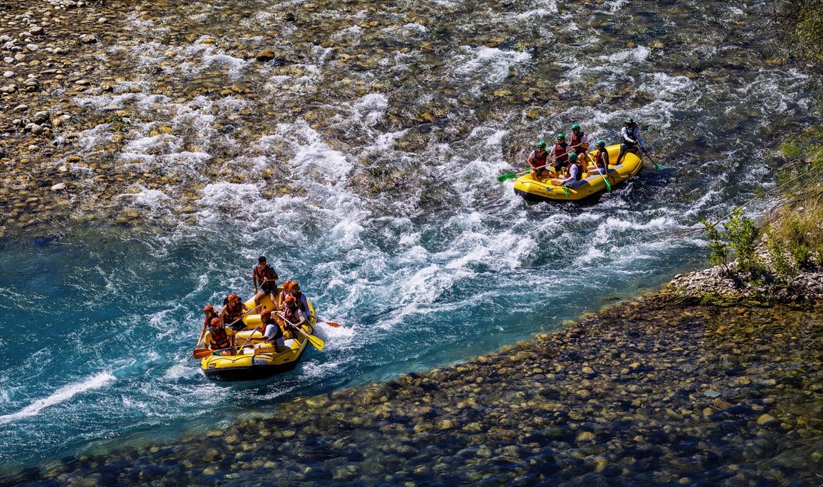 Manavgat'ta debisi yükselen Köprüçay rafting tutkunlarını ağırlıyor