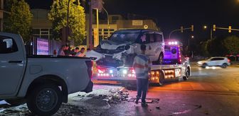 Sakarya'da hafif ticari araçla 2 motosikletin çarpıştığı kazada 1 kişi öldü