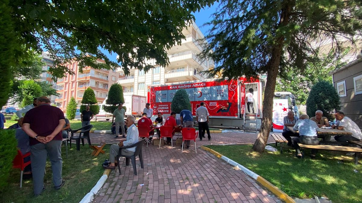Şanlıurfa'da mahalle sakinlerinden kan bağışı kampanyasına destek