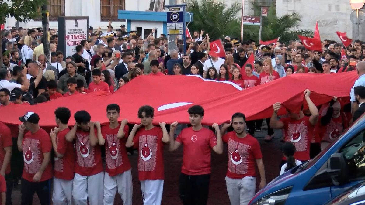 Fatih'te 15 Temmuz Demokrasi ve Milli Birlik Günü coşkuyla anıldı