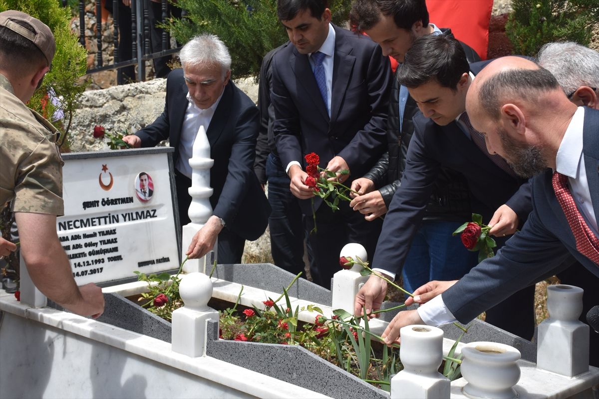 Şehit Öğretmen Necmettin Yılmaz Kabri Başında Anıldı