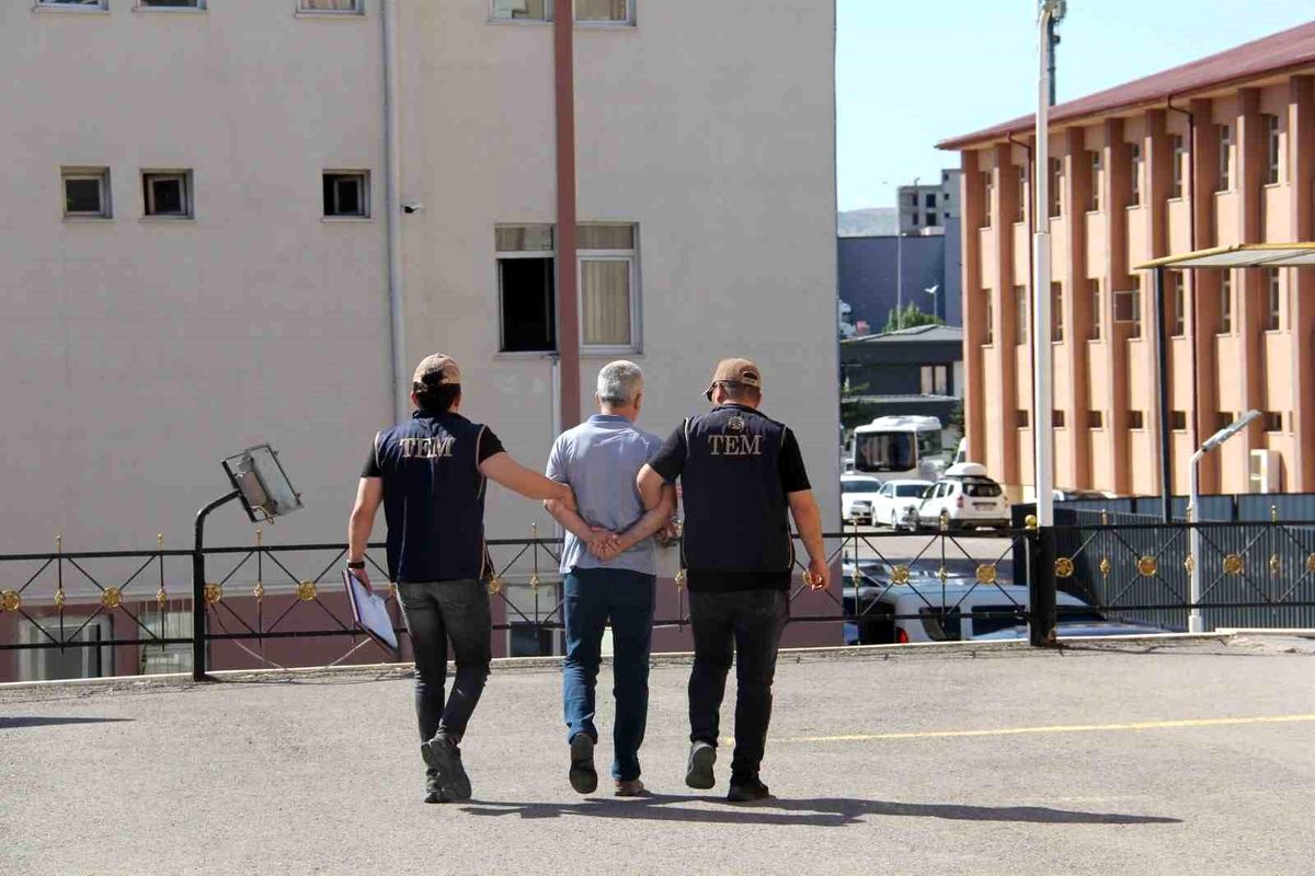 Sivas'ta firari FETÖ hükümlüsü yakalandı