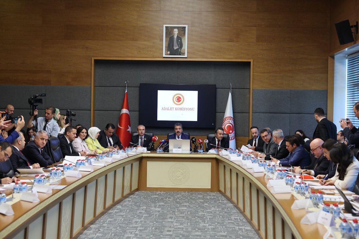 TBMM Adalet Komisyonu'nda toplantı salonu.