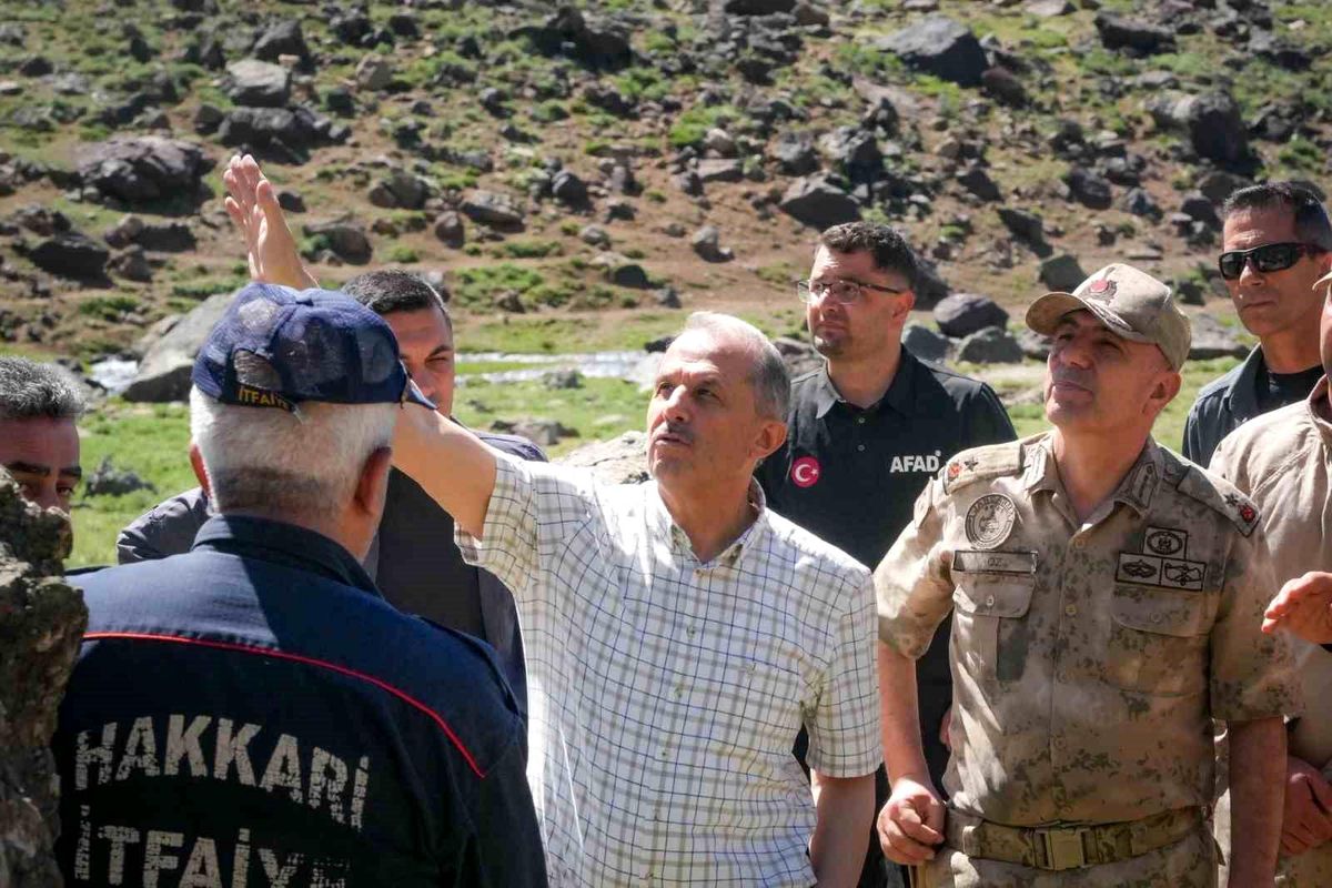 Süpha Dürek Dağı'nda kayıp dağcıyı arama çalışmaları sürüyor