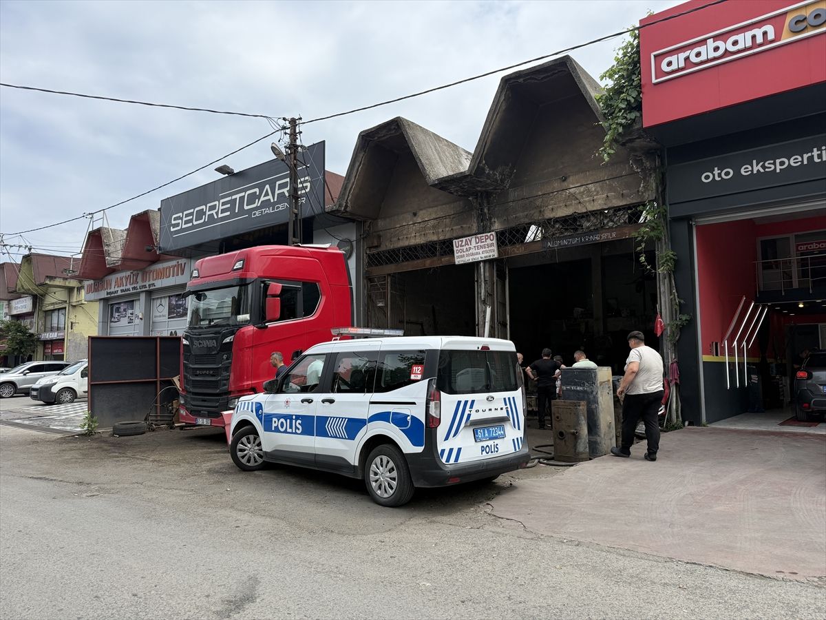 Trabzon'da tırın yakıt deposunda patlama oldu, 1 kişi yaralandı