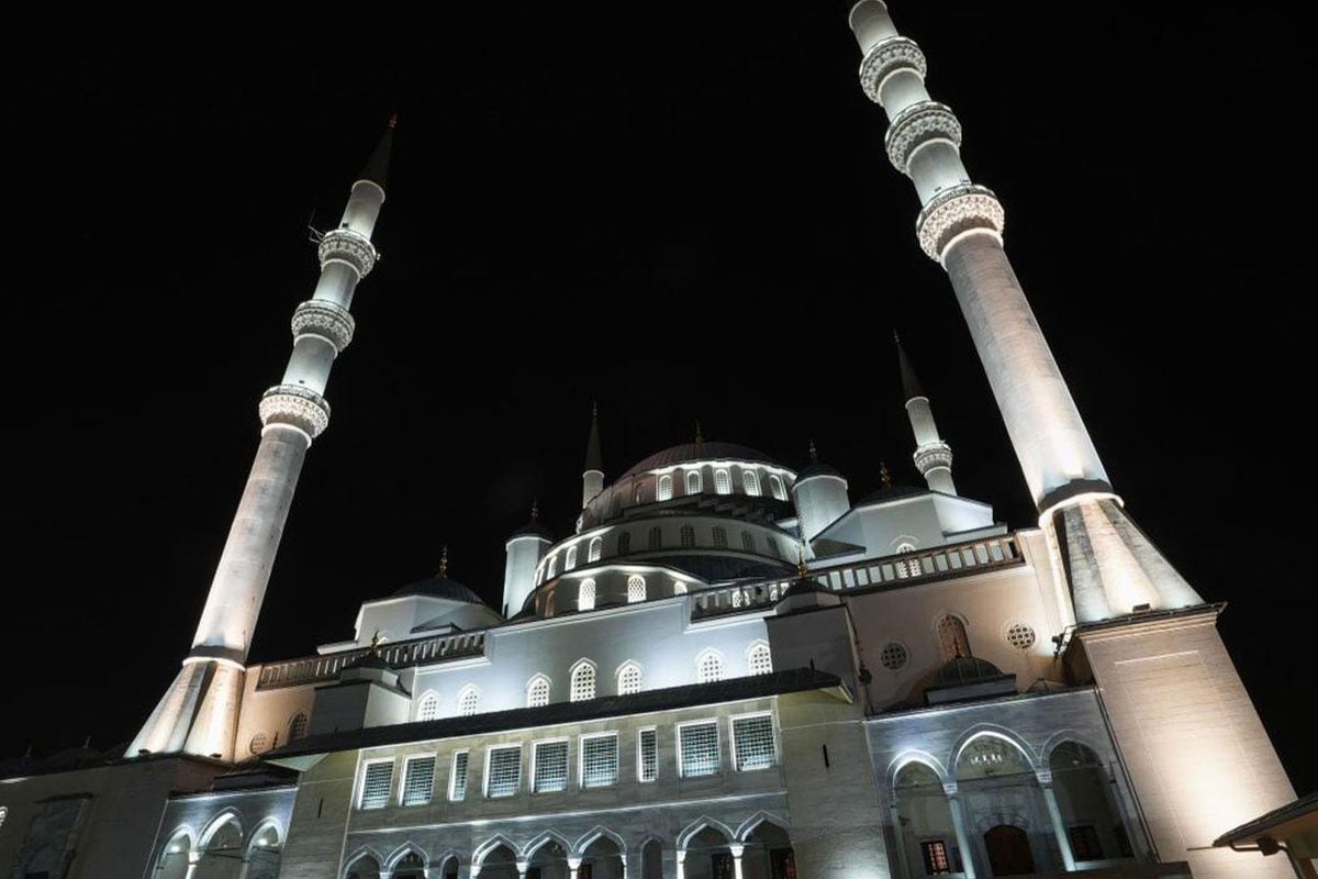 15 Temmuz'un 10. yılında ülke genelindeki tüm camilerde eş zamanlı olarak sela okundu