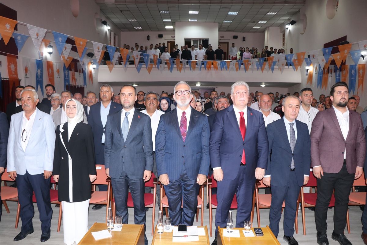 AK Parti: Türkiye kendi göğünü, denizini, sınırlarını koruyor