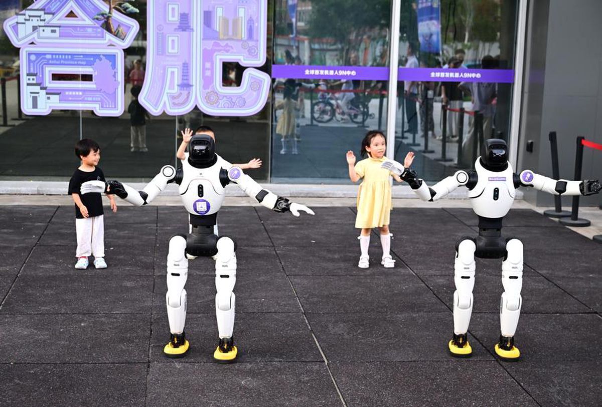 Albüm: Çin'in Hefei Kentindeki 'Robot Üniversitesi' Robotları Gerçek Yaşam Görevlerine Hazırlıyor
