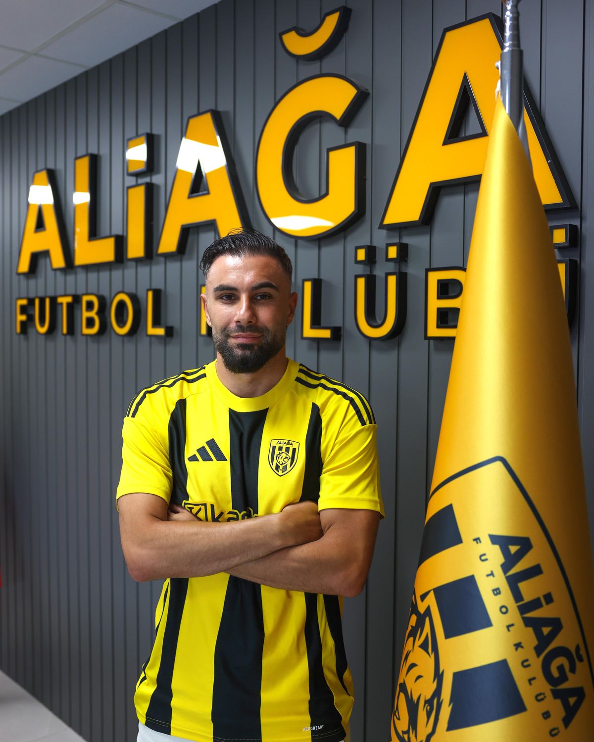 Aliağa FK'da imza şov