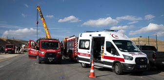 Ankara'da freni patlayan hafriyat kamyonunun karıştığı kazada 2 kişi öldü