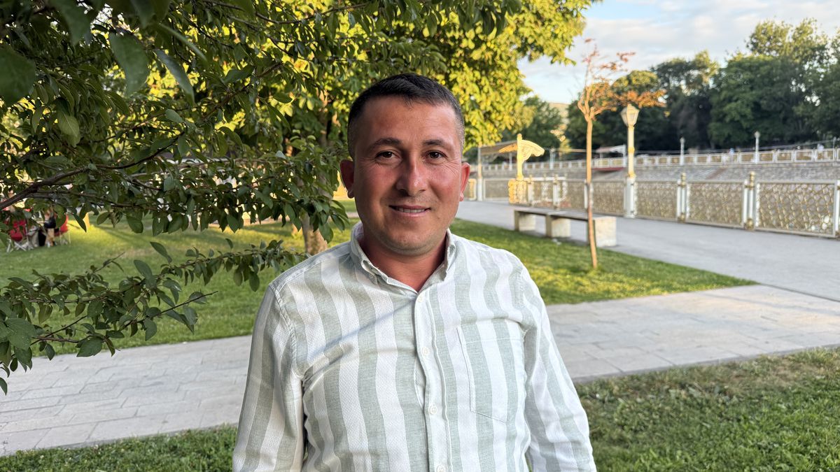 Bacağına yapışan keneyle önce arkadaşının nişanına ardından hastaneye gitti