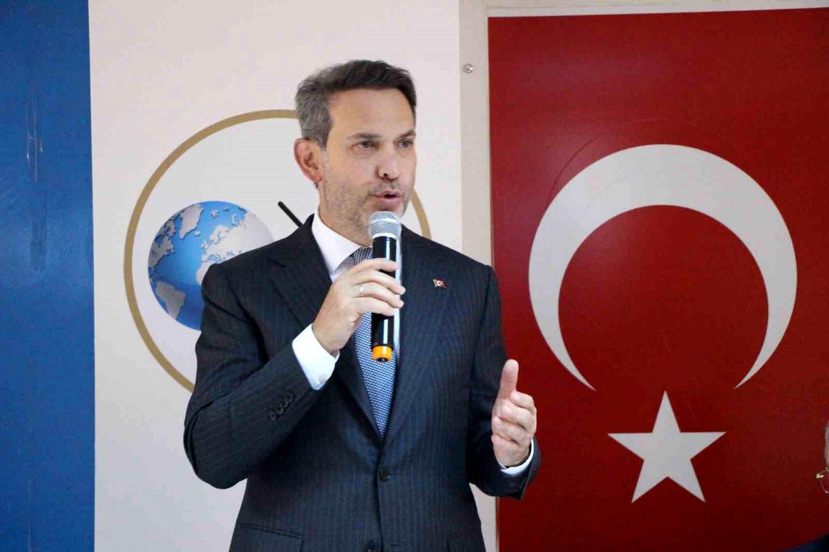 Enerji ve Tabii Kaynaklar Bakanı Alparslan Bayraktar doğal gaz desteği ve enerji üretimi hakkında açıklama yapıyor.