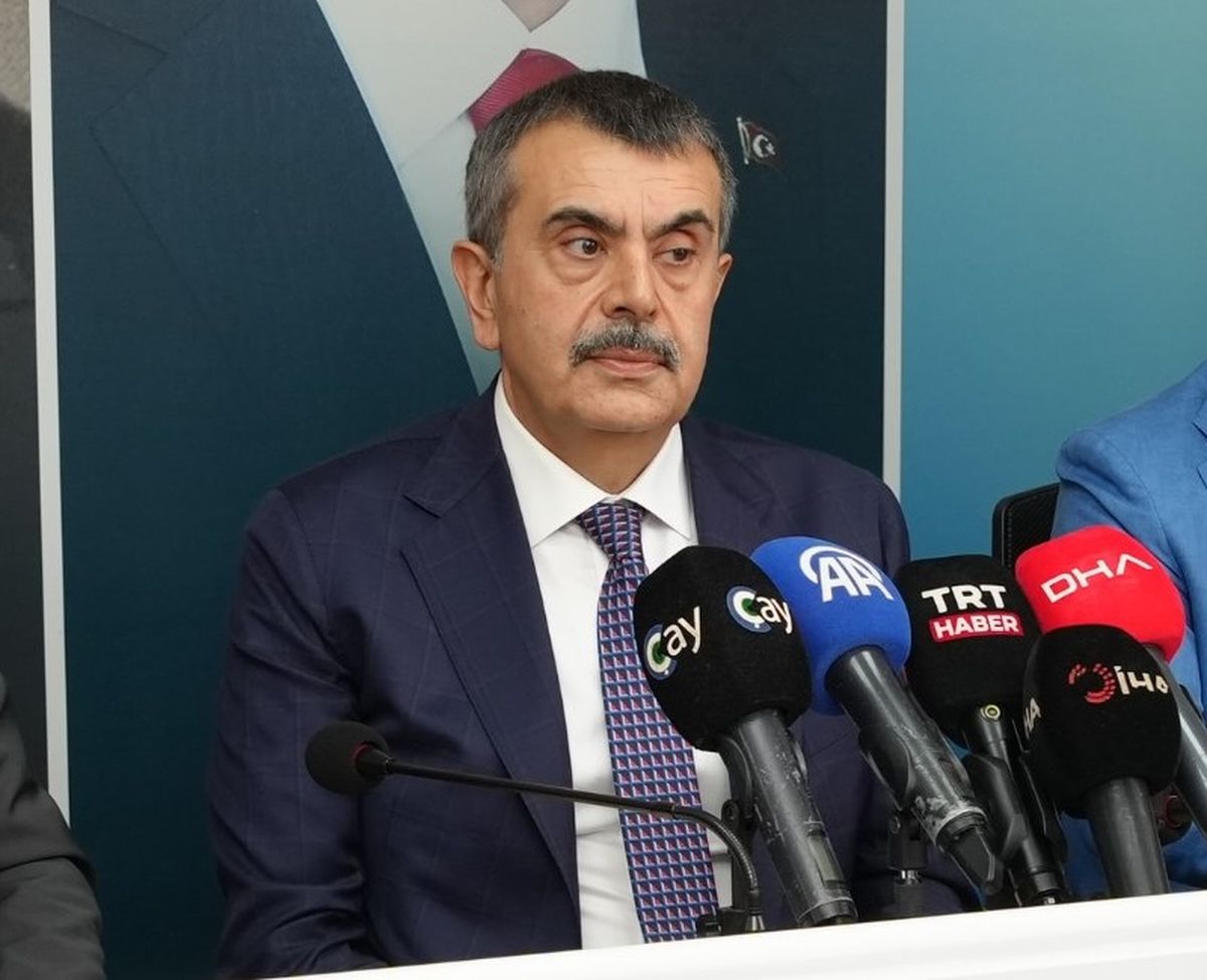 Bakan Tekin: Osmanlıyla Cumhuriyet'i barıştırmalıyız