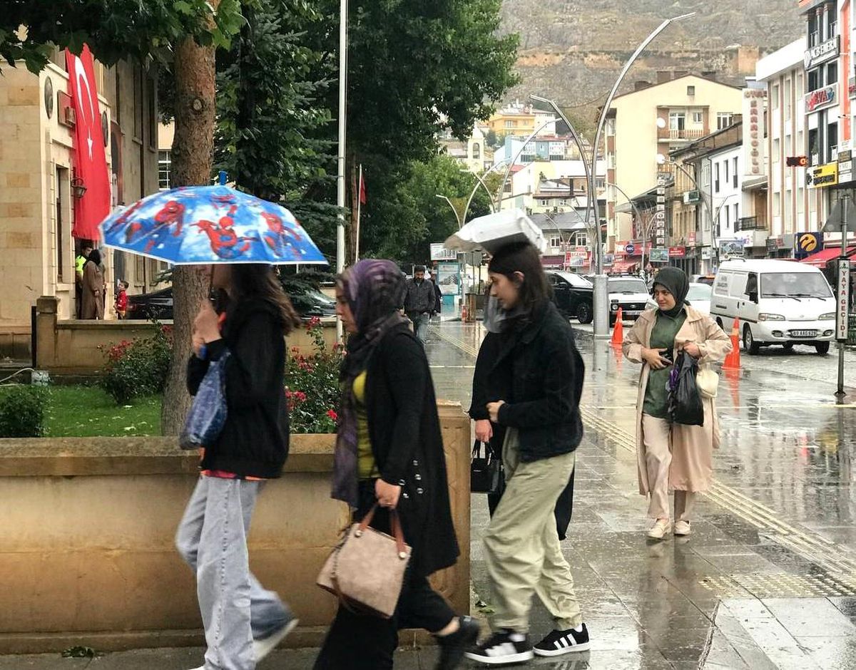 Bayburt'ta gök gürültülü sağanak yağış bekleniyor