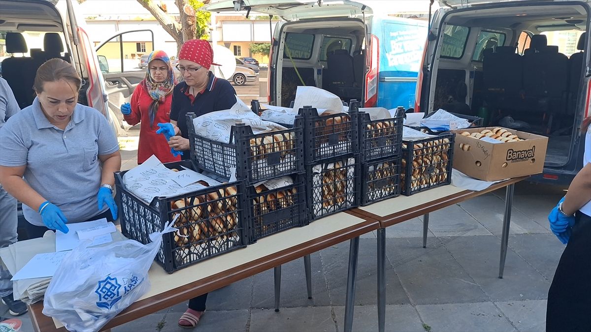 Beypazarı'nda Kur'an kursu öğrencilerine ikram