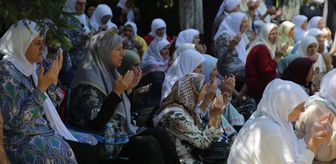 Bosna Hersek'teki savaşta kurşuna dizilen 6 Srebrenitsalı genç, ölümlerinin 31'inci yılında anıldı