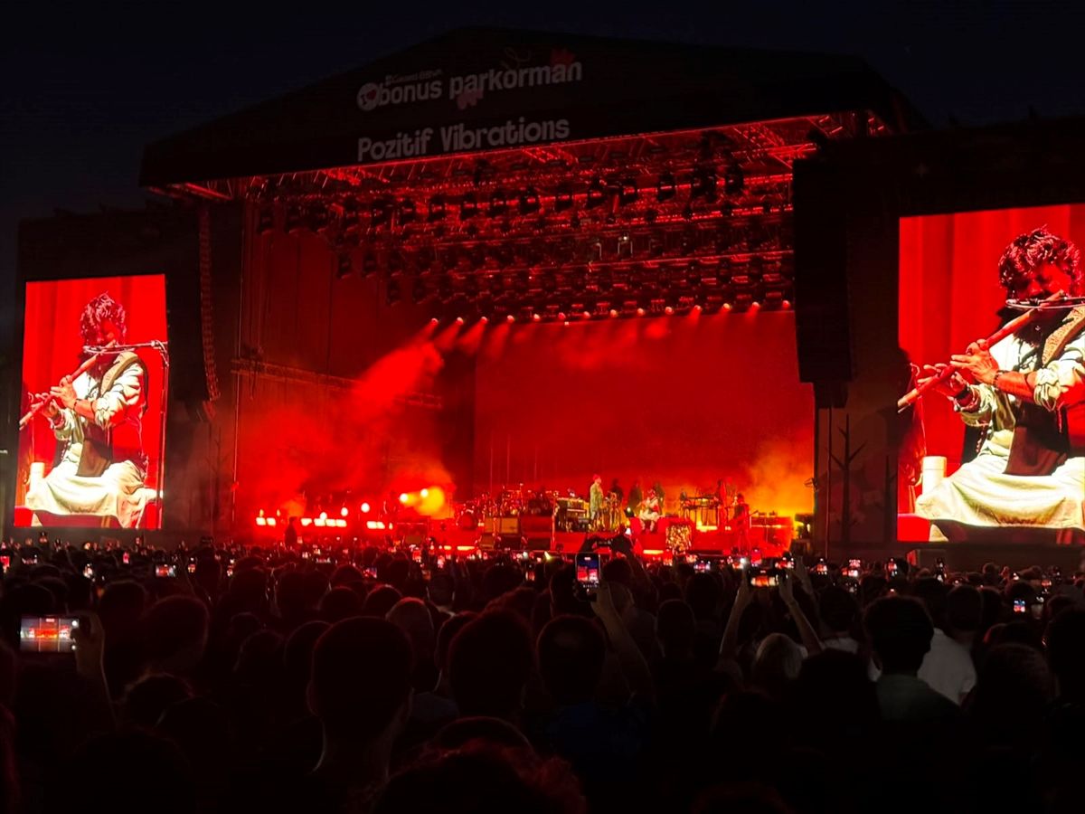 Gorillaz grubu İstanbul'da müzikseverlerle buluştu