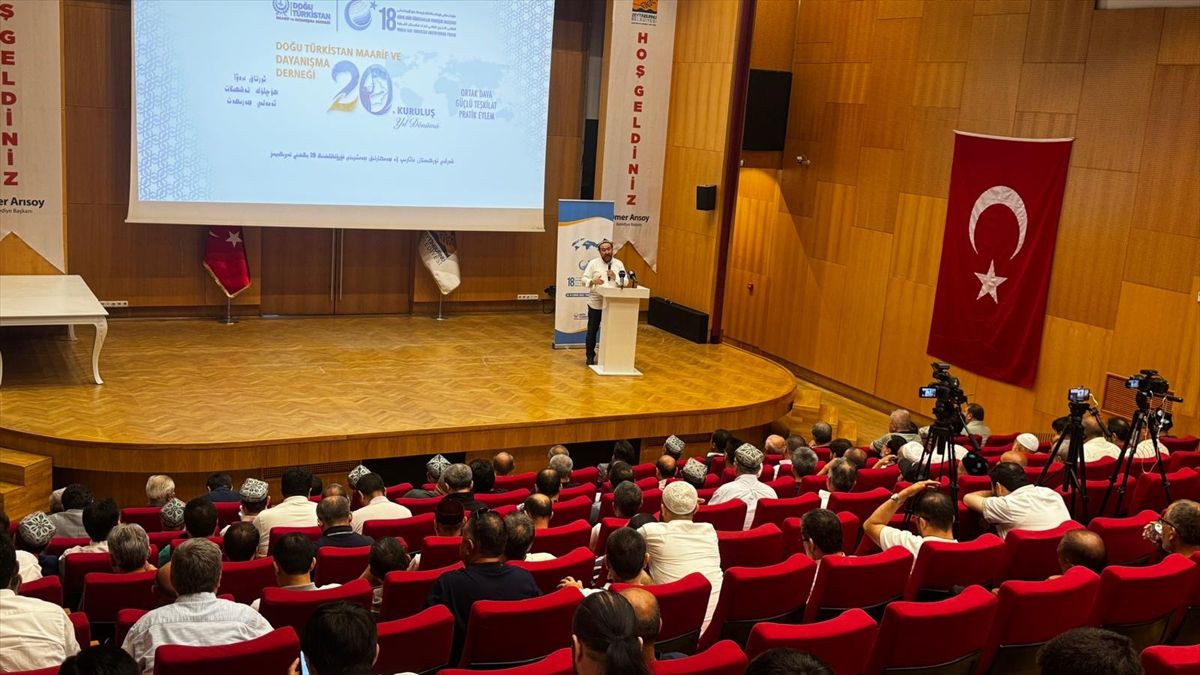 İstanbul'da '18. Dünya Doğu Türkistanlılar Kardeşlik Buluşması' düzenlendi