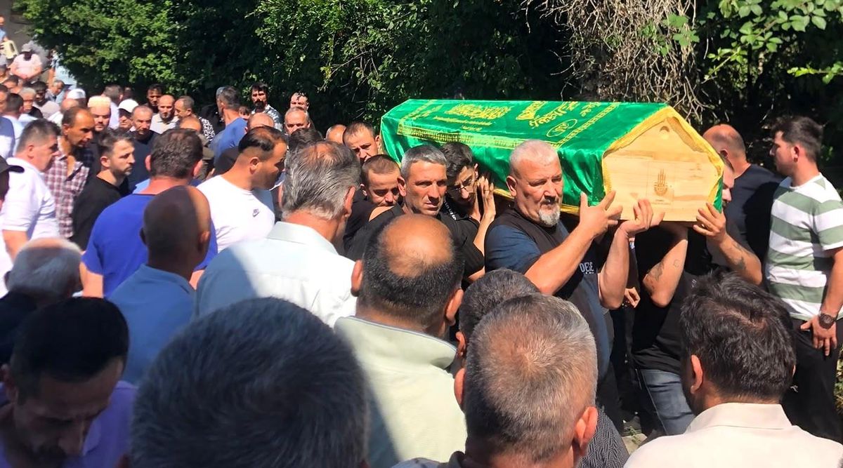 İstanbul'da kazada ölen genç, Zonguldak'ta son yolculuğuna uğurlandı