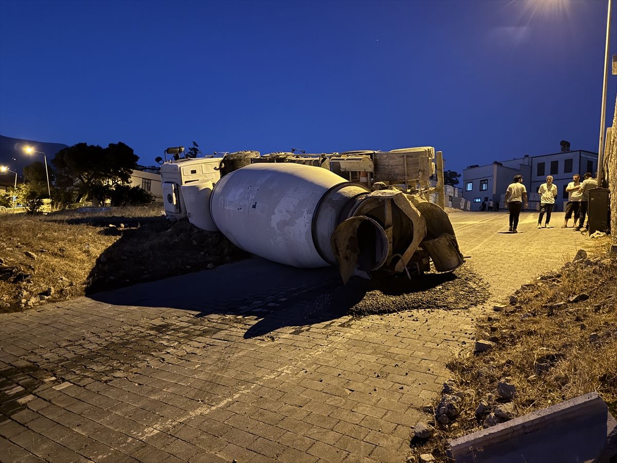 Kahramanmaraş'ta beton mikserinin devrilmesi sonucu 1 kişi yaralandı