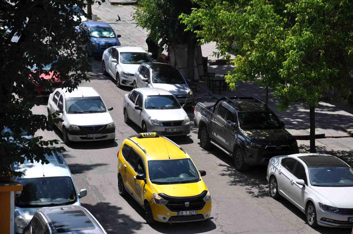 Kars, bölgenin araç lideri oldu! Trafiğe kayıtlı araç sayısı 56 bin 199'a yükseldi