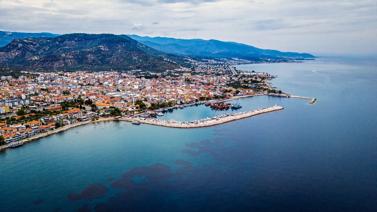 Kazdağları'nın eteklerindeki Küçükkuyu havadan görüntülendi