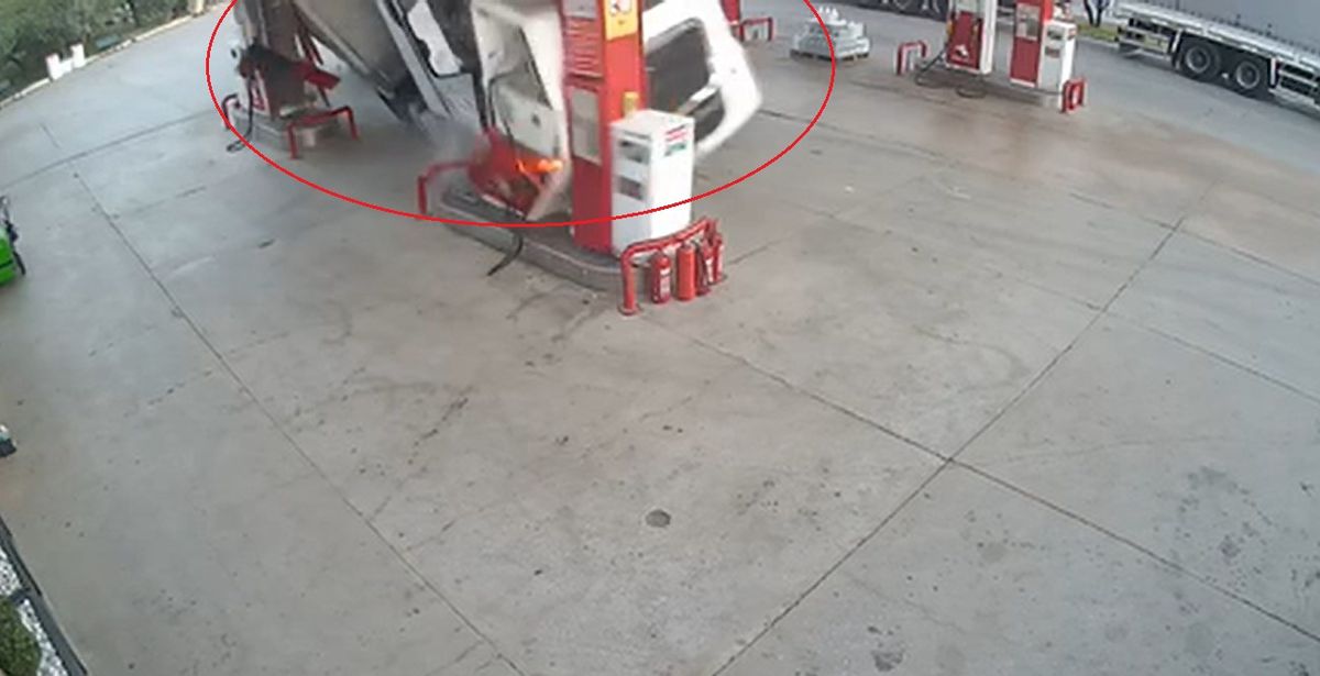 Kömür yüklü TIR, akaryakıt istasyonuna girdi: 1 ölü, 2 yaralı