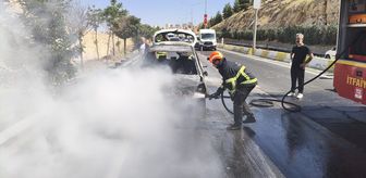 Mardin'de çıkan yangında otomobil kullanılamaz hale geldi
