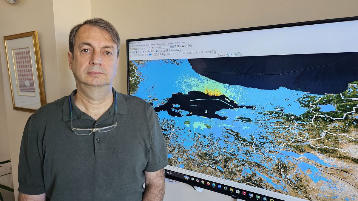 Marmara Denizi'nde fay hatları ve olası deprem riskini gösteren bir görsel.