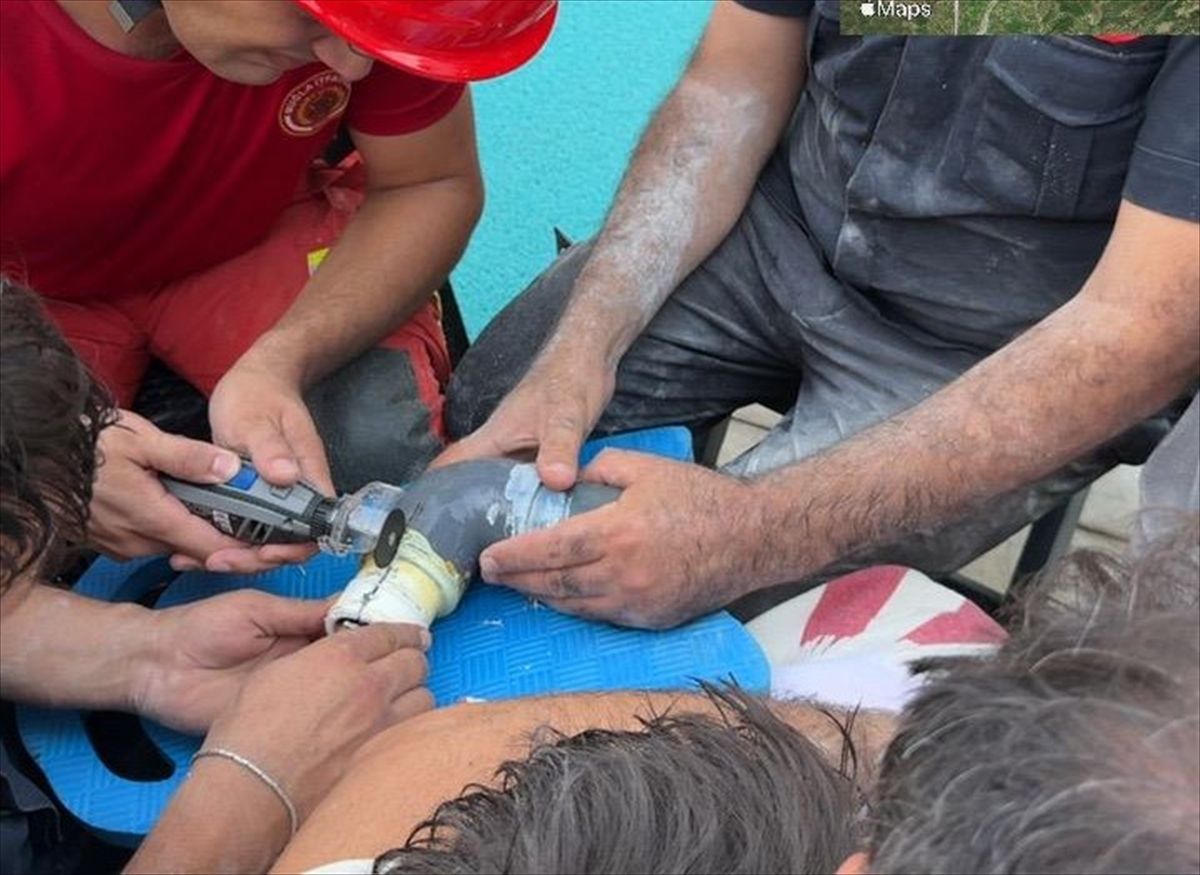 Seydikemer'de kolu yüzme havuzunun emiş borusuna sıkışan çocuk kurtarıldı