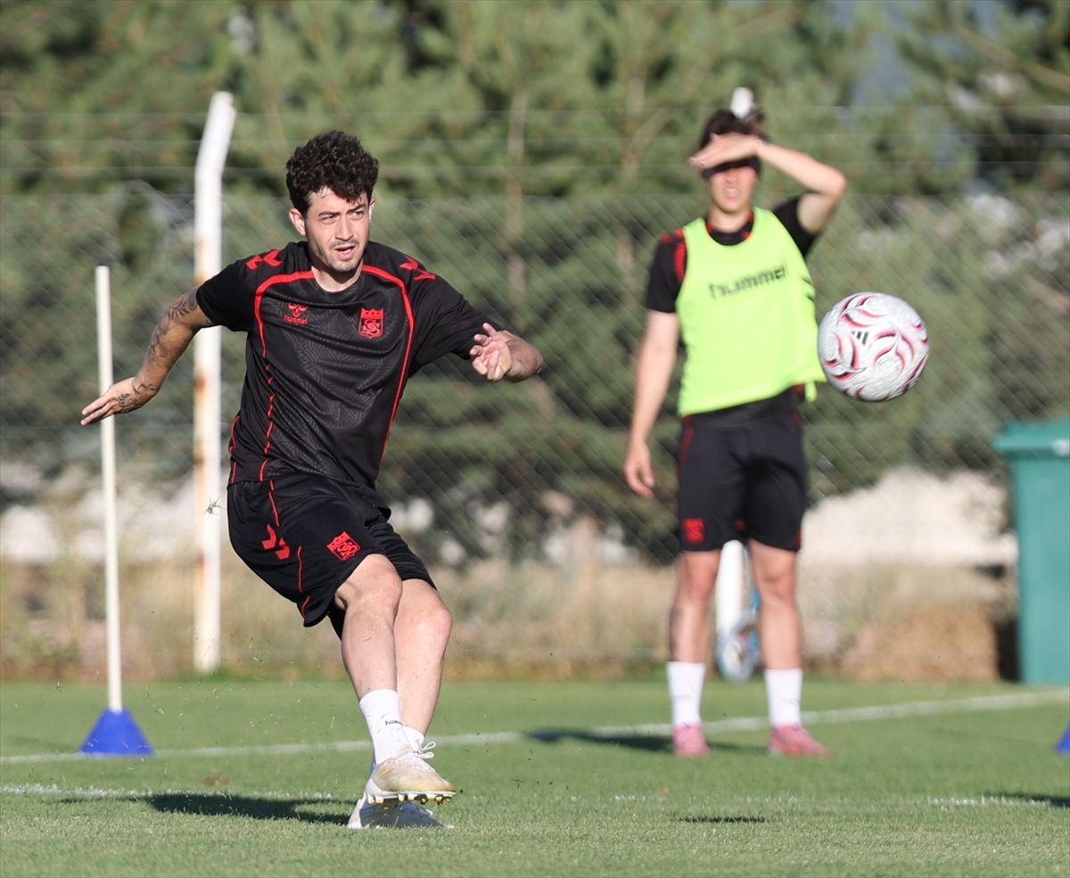 Sivasspor, yeni sezon hazırlıklarına devam etti