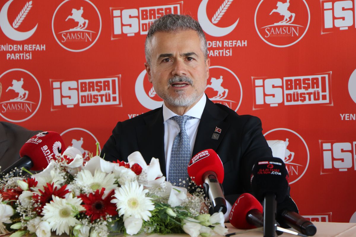 YRP Genel Başkan Yardımcısı Suat Kılıç açıklama yapıyor.