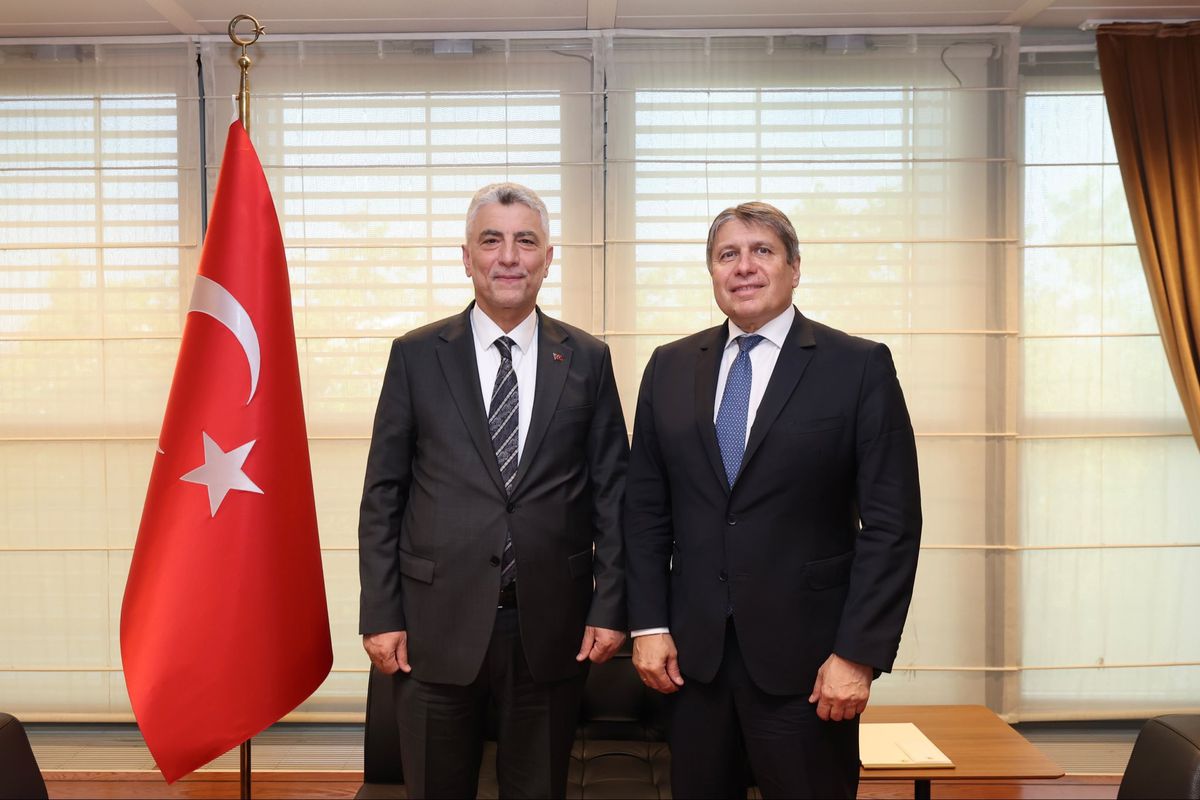 Ticaret Bakanı Ömer Bolat, BusinessEurope Genel Direktörü Markus J. Beyrer ile görüşüyor.