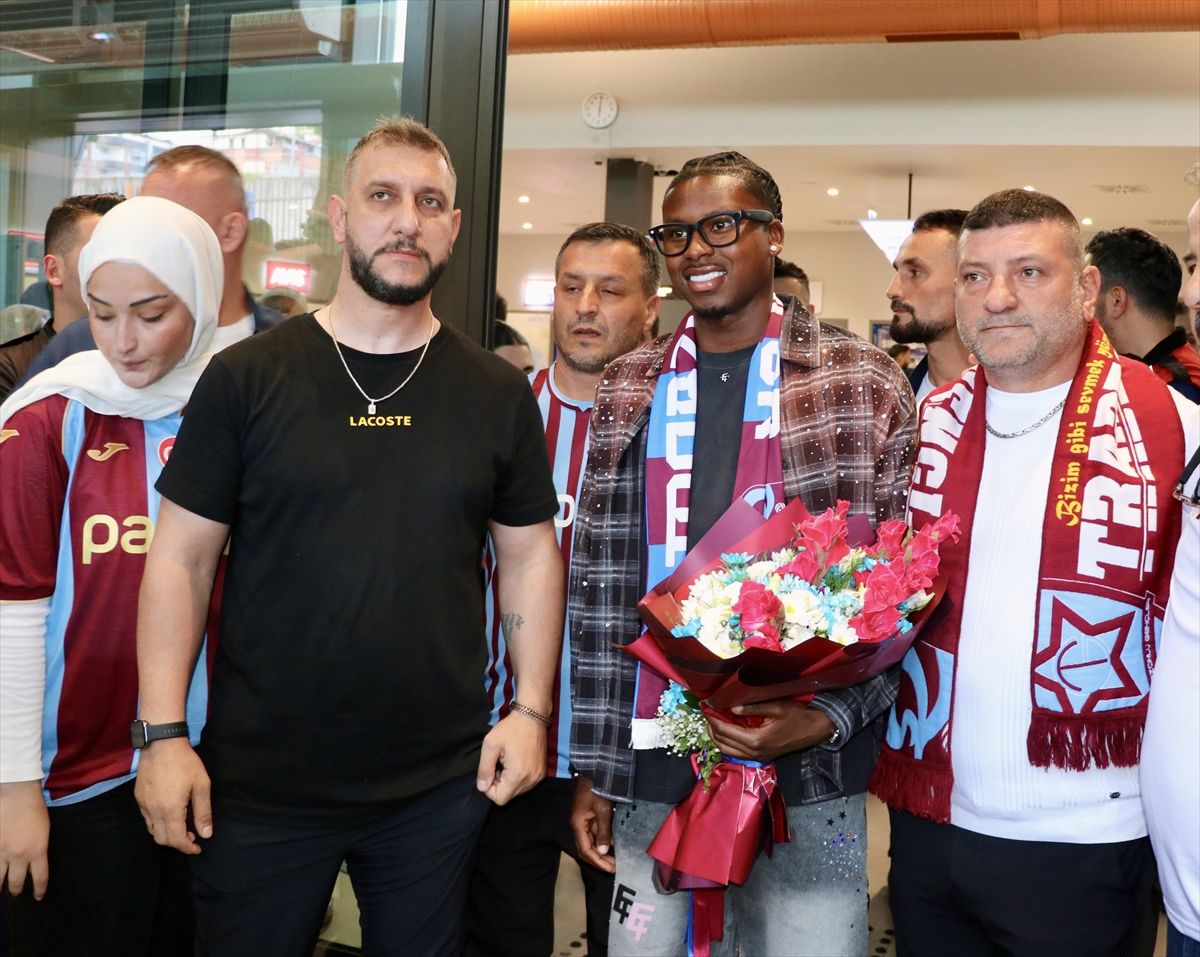 Trabzonspor'un yeni transferlerinden Sidny Lopes Cabral, Trabzon'a geldi