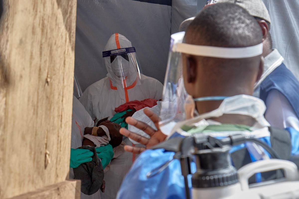 Afrika Hastalık Kontrol ve Önleme Merkezi Genel Direktörü Jean Kaseya, Çin'in Ebola ile mücadele desteğini değerlendiriyor.