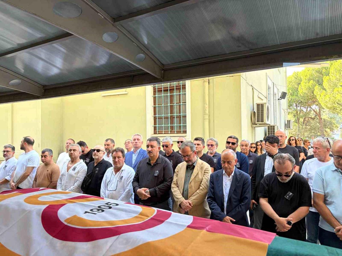 Aziz Üstel İzmir'de son yolculuğuna uğurlandı