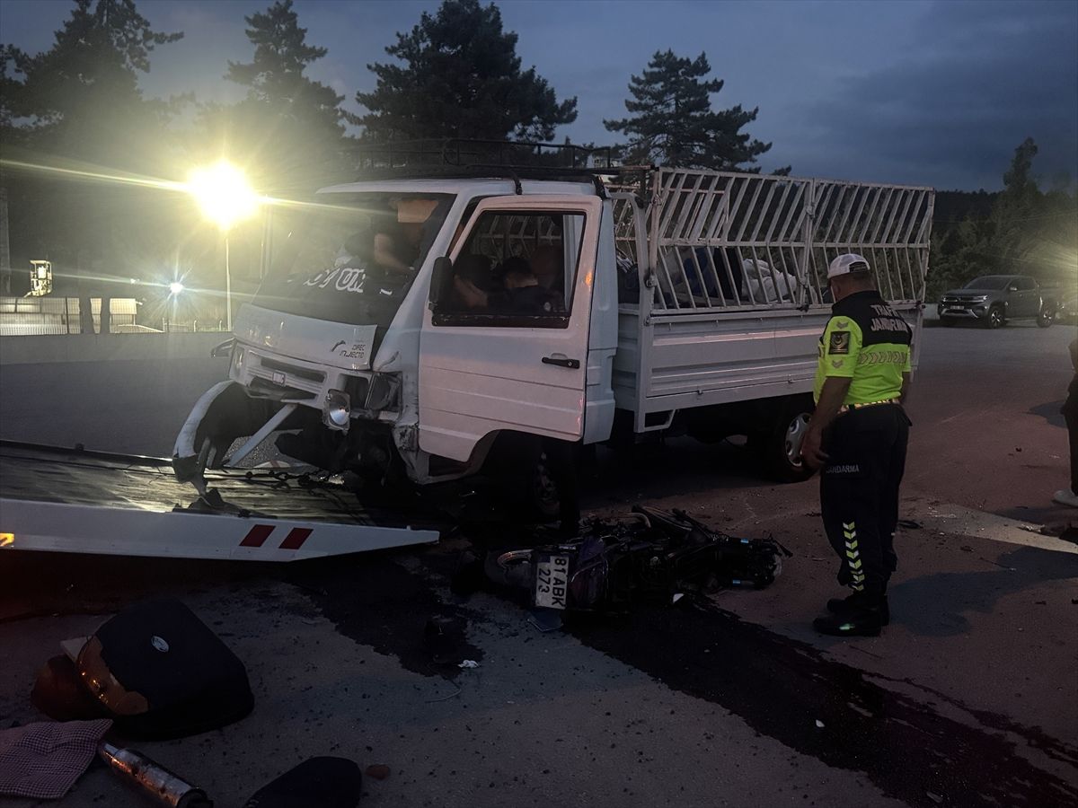 Bolu'da kamyonetle motosikletin çarpıştığı kazada 1 kişi öldü, 1 kişi yaralandı