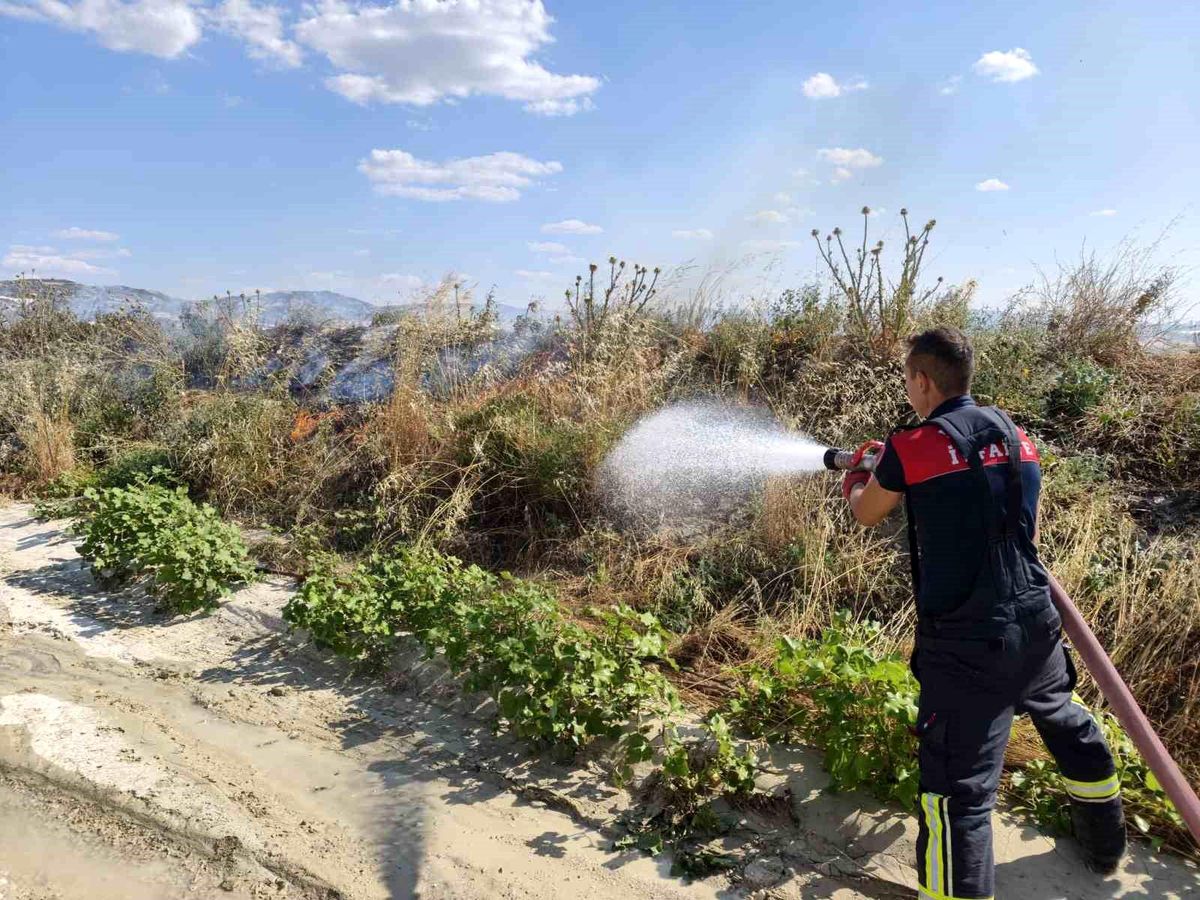 Burdur'da arazi yangınında 20 dekarlık alan kül oldu