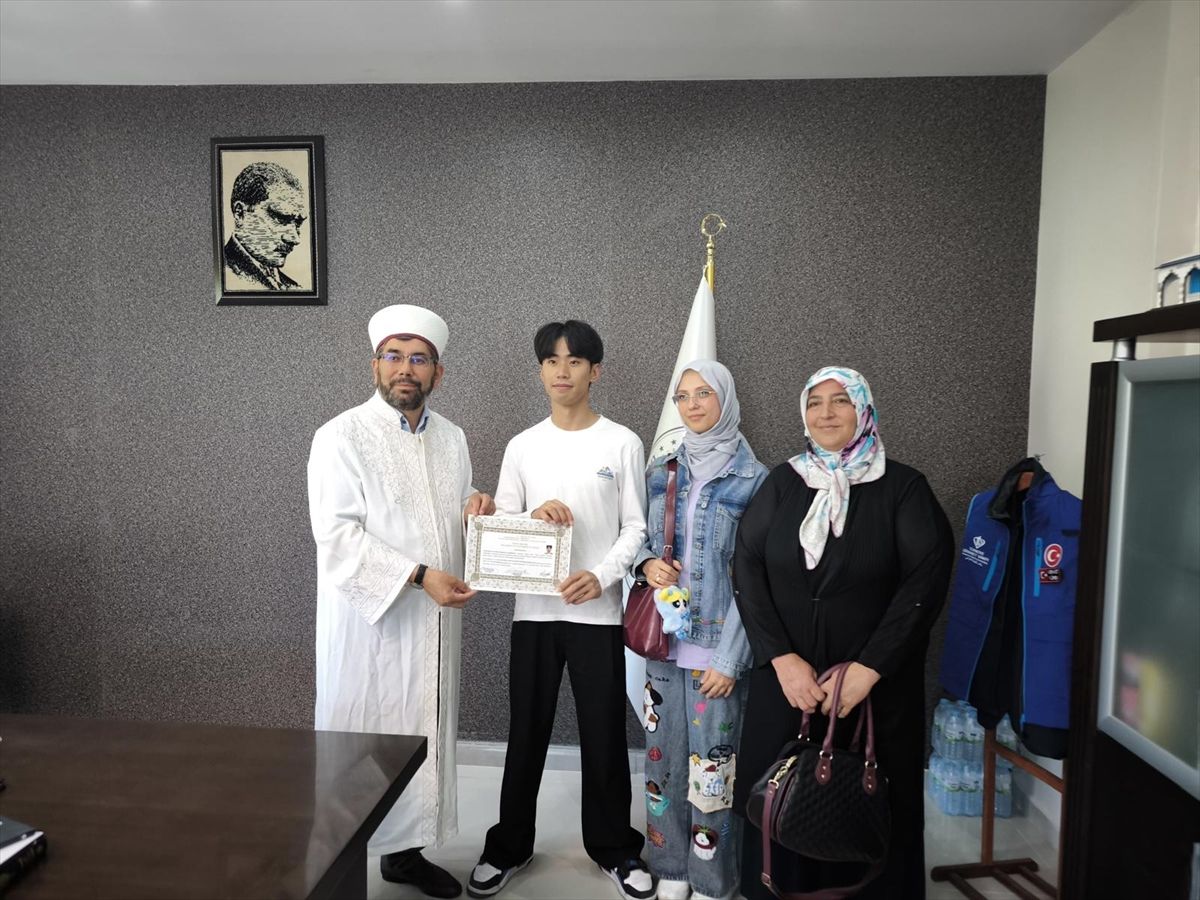Çinli Tong Zuo'nun Kayseri'de ihtida töreninden bir görüntü.