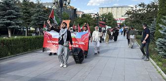 Erzurum'da sağlıkçılar Gazze için sessiz yürüyüşlerini 140. haftada sürdürdü