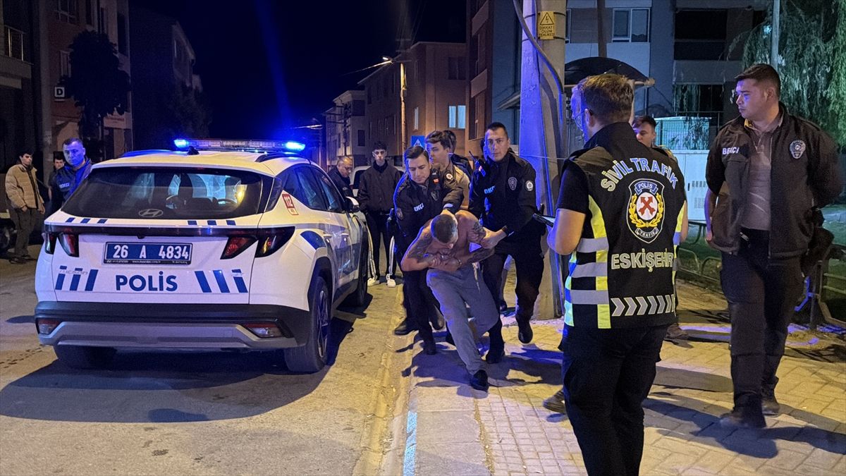 Eskişehir'de polisin 'dur' ihtarına uymayan sürücü kovalamaca sonucu yakalandı