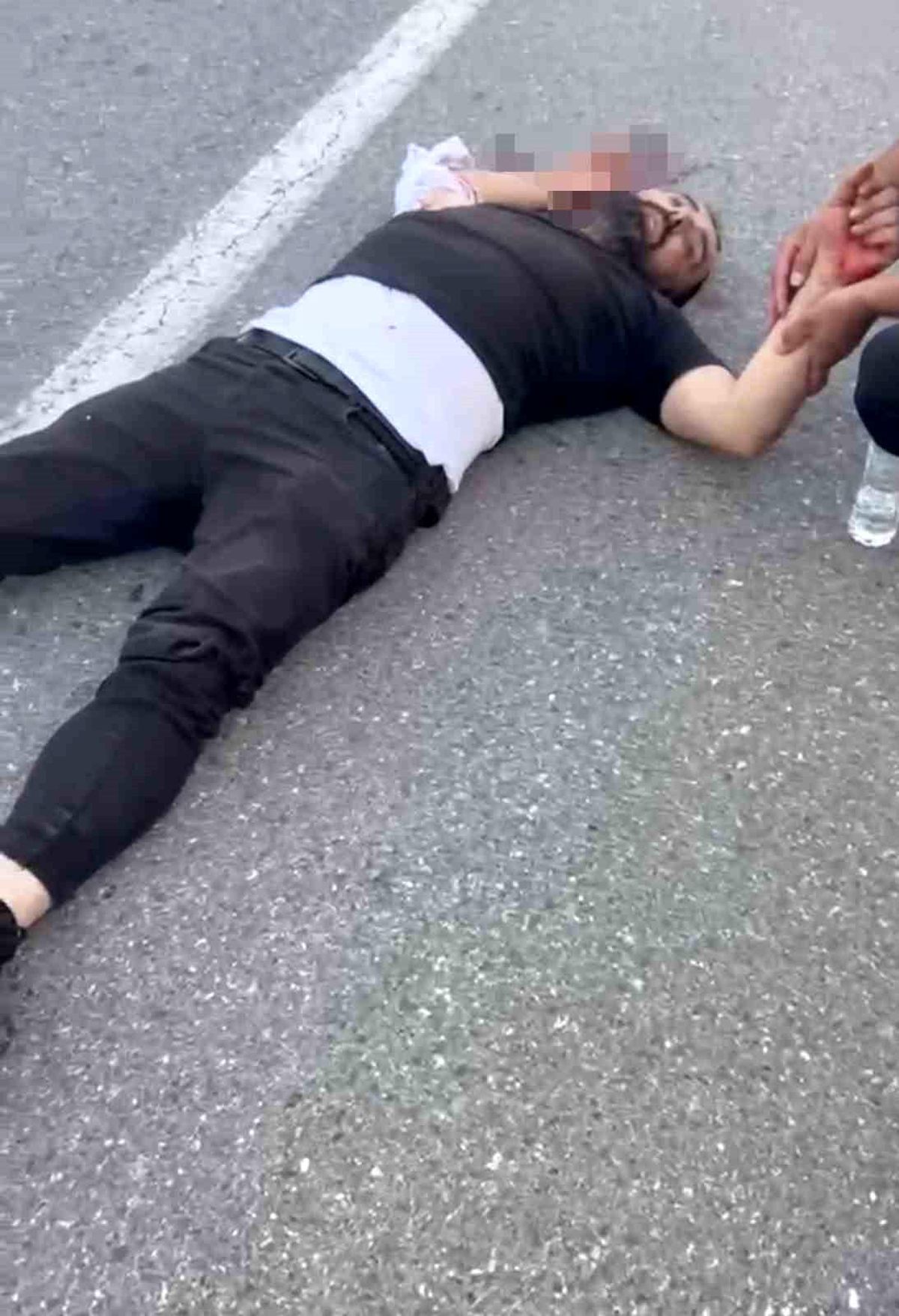 Iğdır-Doğubeyazıt yolunda motosiklet bariyerlere çarptı: 2 yaralı
